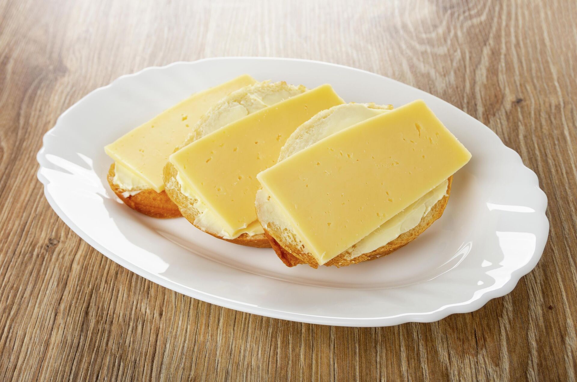 Бутерброды с маслом и сыром - rnews, 1920, 04.10.2022