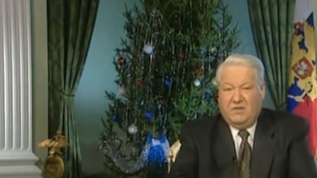 Ельцин 31 декабря 1999. Новогоднее обращение президента Ельцина 1998. Новогоднее обращение Ельцина 1995. Новогодние Ельцина 1997. Новогодние обращение 1995 года Ельцина.