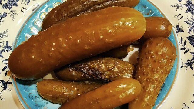 Соленые огурцы