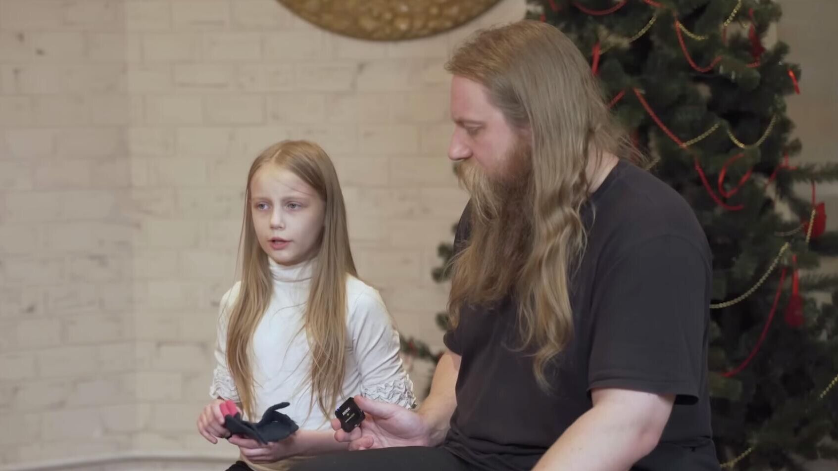 "Старый маразматик": отец Алисы Тепляковой вступился за гениальную дочь ...