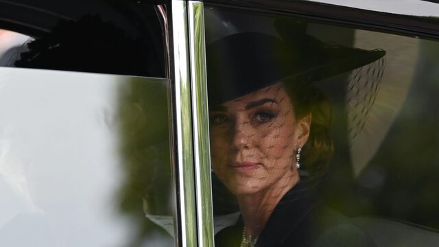 Никакого уважения: как Кейт Миддлтон оскандалилась перед Елизаветой II