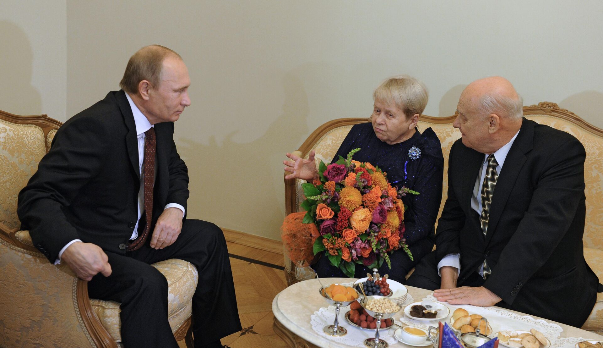 В.Путин провел встречу с А.Пахмутовой и Н.Добронравовым - rnews, 1920, 21.09.2023