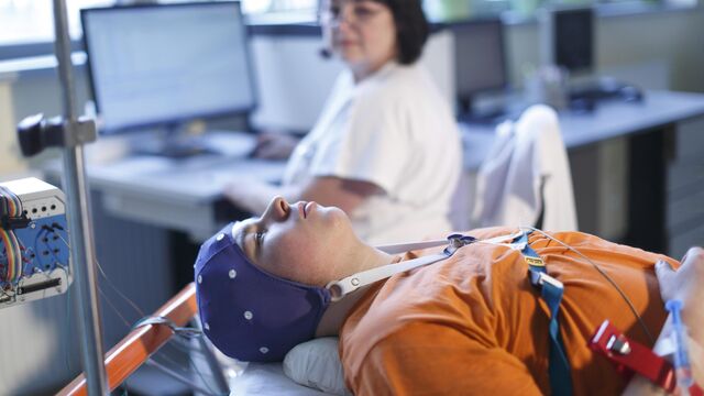 Ученые помогли пациенту с параличом овладеть телекинезом