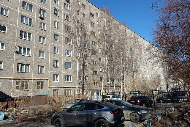 В Нижнем Тагиле сообщают о неизвестных, расстреливающих окна домов и машины - Уральский меридиан, 31.05.2025