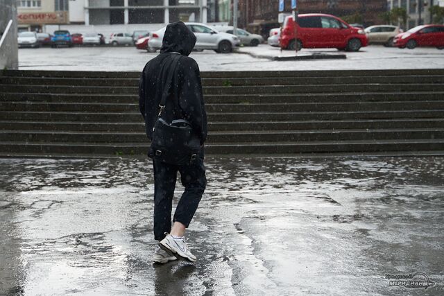 Четверть месячной нормы осадков обрушилась на Екатеринбург днём 13 июня - Уральский меридиан, 13.06.2025