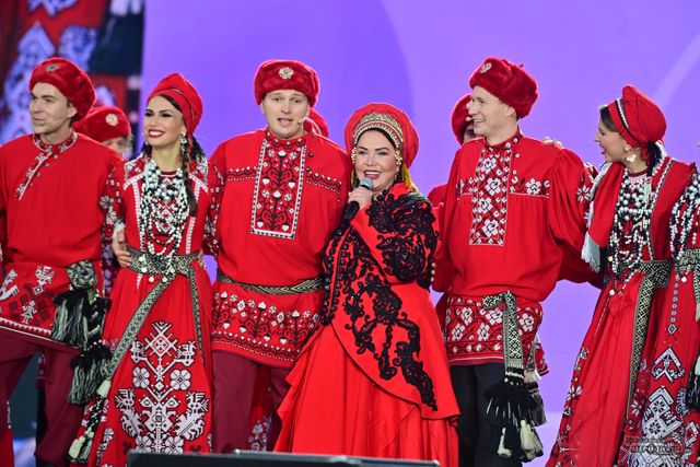 «Гармонист, играй»: Надежда Бабкина спела и станцевала в Екатеринбурге - Уральский меридиан, 15.09.2026