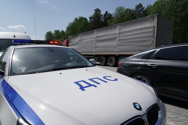 На Урале внедорожник опрокинулся в кювет: пострадали два человека - Уральский меридиан, 26.10.2026