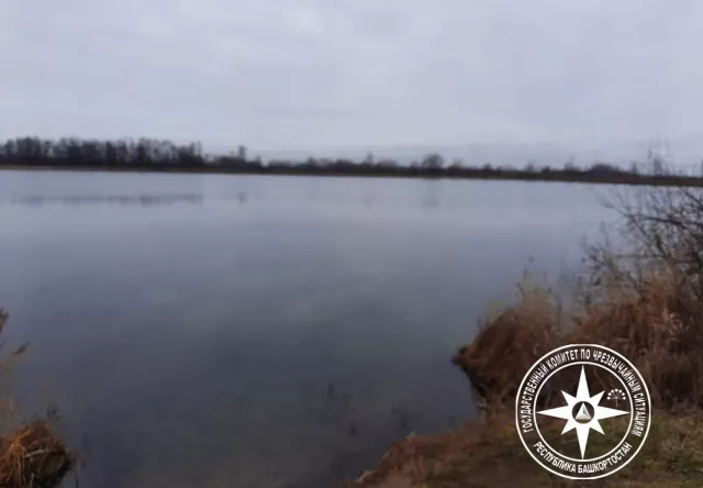 В Башкирии во время рыбалки перевернулась лодка - Новости Уфы и Башкирии – UfacityNews.ru, 03.11.2025