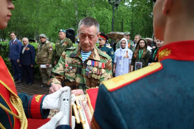 В День Победы в Стерлитамаке заложили капсулу времени - SterlitamakTime.ru - главные новости Стерлитамака, 09.05.2025