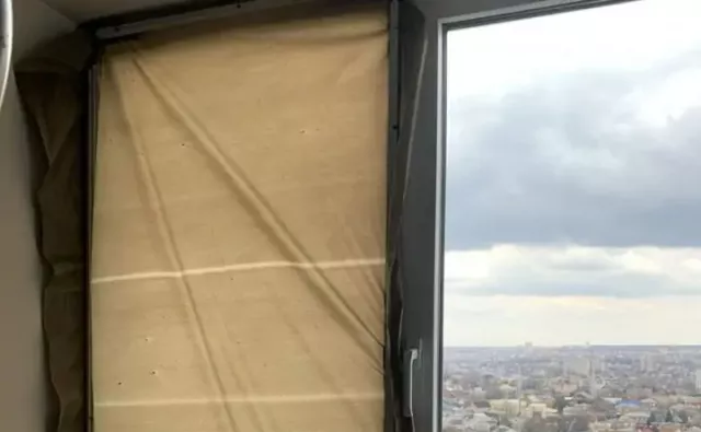 В Таганроге ночью обломки беспилотника разбили окна жилой многоэтажки - Privet-Rostov.ru -  Главные новости Ростова и Ростовской области, 01.07.2025