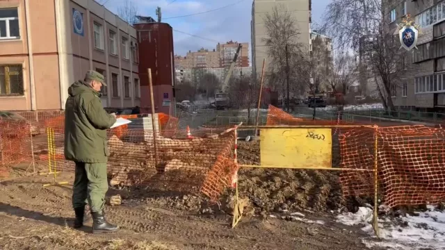 Следователи проводят допросы по поводу падения ребенка в яму с кипятком в Челябинске - Новости Челябинска и Челябинской области - Курс Дела, 22.11.2024