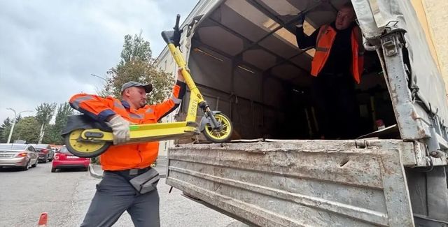 В Октябрьском районе во время рейда эвакуировали более 30 брошенных самокатов В Октябрьском районе во время рейда эвакуировали более 30 брошенных самокатов - РОСТОВ ПАПА 🇷🇺 🇷🇺🇷🇺🇷🇺🇷🇺РОСТОВ-НА-ДОНУ, 01.10.2026