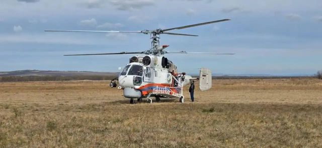 В Башкирии спасатели без парашютов спустились из зависшего над землёй вертолёта В Башкирии спасатели без парашютов спустились из зависшего над землёй вертолёта - Телеканал UTV, 12.10.2026