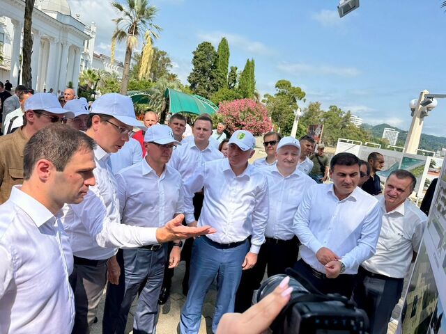 Юрий Шалабаев и Сергей Кириенко посетили Сухум — побратим Нижнего Новгорода - Нижегородская правда, 07.08.2025