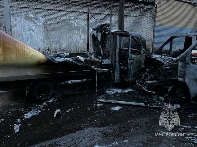 Газель вспыхнула на парковке в Нижнем Новгороде - Нижегородская правда, 03.11.2025