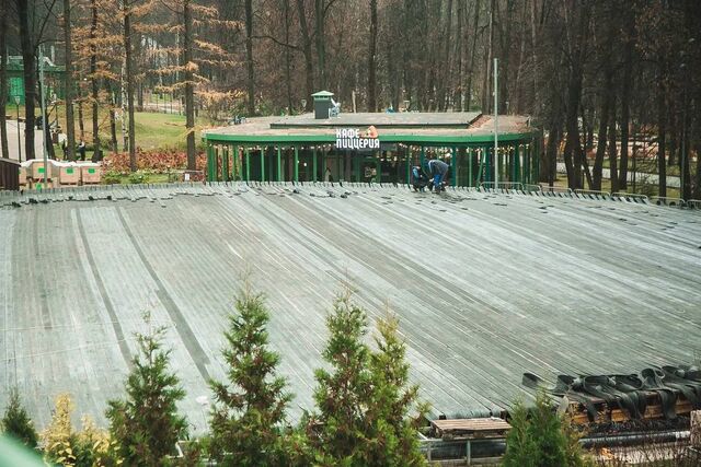 Катки к зимнему сезону начали монтировать в нижегородских парках - Нижегородская правда, 03.11.2025