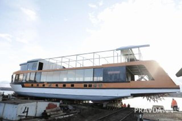 В Чкаловске спущено на воду первое речное электрическое судно «Минин» - Нижегородская правда, 07.11.2025