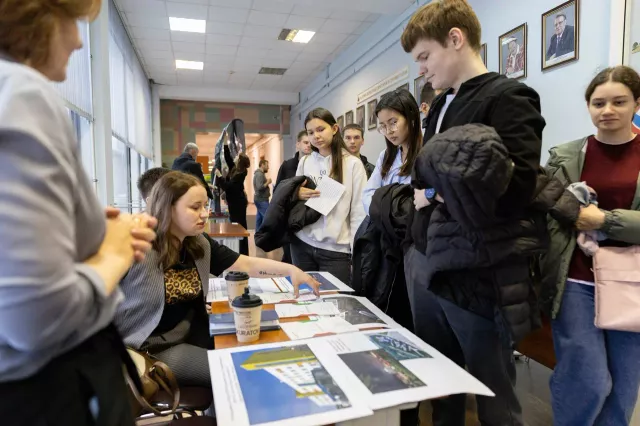 Около 1 000 студентов стали участниками Дня строительной карьеры в Нижегородской области - Нижегородская правда, 13.04.2026