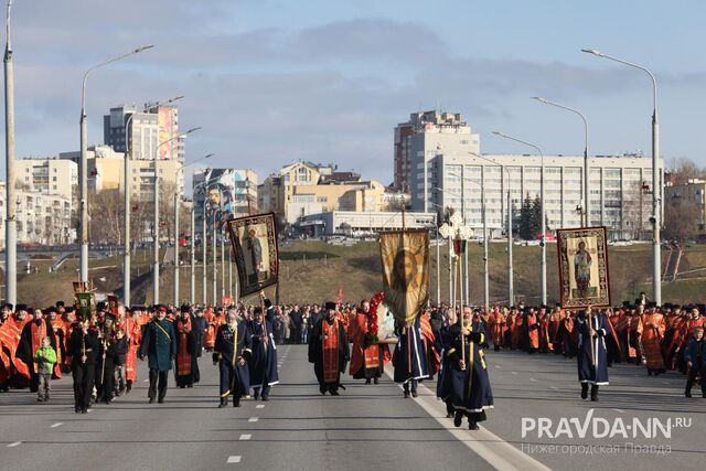 10 тысяч нижегородцев поучаствовали в традиционном Пасхальном крестном ходе - Нижегородская правда, 13.04.2026