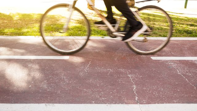 В Воронеже на тротуарах появилась разметка для велосипедистов - Время Воронежа, 04.09.2026