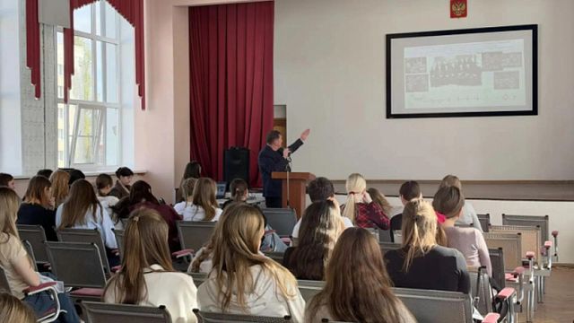 Воронежский профессор рассказал гимназистам об истории кардиохирургии - Время Воронежа, 23.10.2026