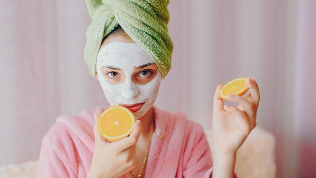 Как правильно делать домашние маски: советы косметолога - Время Воронежа, 24.10.2026