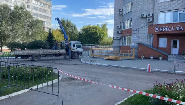 В Барнауле приступили к работам на доме, где произошло обрушение кирпича - Толк, 13.09.2023