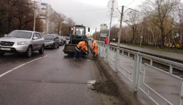 В Барнауле с городских улиц за месяц вывезли более 500 тонн мусора - Толк, 03.05.2024