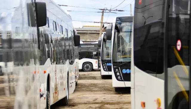 Обложка и начинка: как выглядят снаружи и изнутри новые барнаульские автобусы. Фото - Толк, 03.05.2024