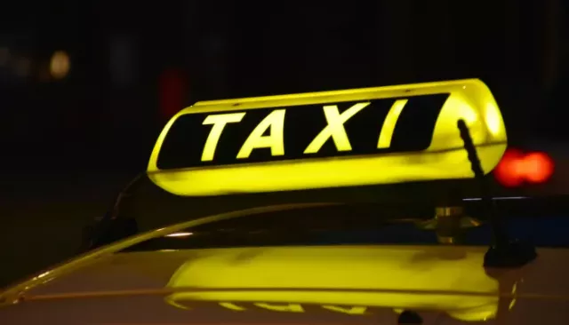 На Алтае таксист спас трехмесячную малышку от пьяной матери - Толк, 07.05.2024