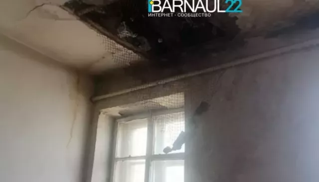 В Барнауле частично обрушился потолок в многоквартирном доме - Толк, 11.05.2024