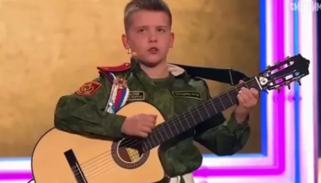 Юный житель Алтайского края исполнил песню на ТВ-шоу, покорив сердце Шамана - Толк, 11.05.2024
