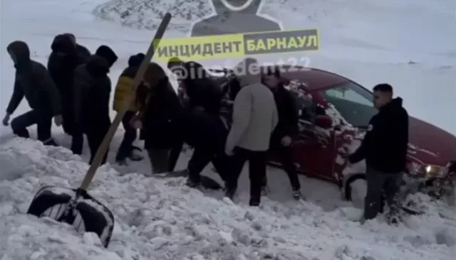 На рубцовской трассе произошло сразу несколько серьезных ДТП - Толк, 02.01.2025