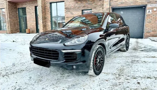 Ухоженный Porsche Cayenne продают за 5,5 млн рублей в Барнауле. Фото - Толк, 09.01.2025