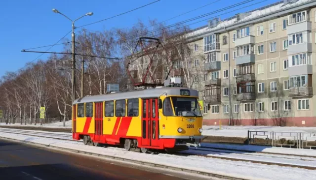 В Барнауле из-за ДТП на Антона Петрова — Малахова изменили движение трамваев - Толк, 28.01.2025