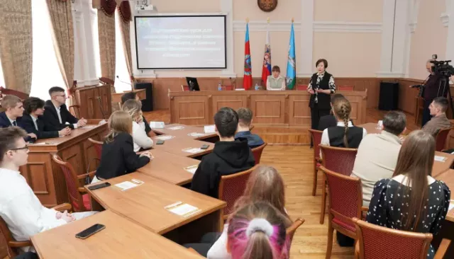 В Барнауле провели парламентский урок для студентов алтайских вузов - Толк, 04.02.2025