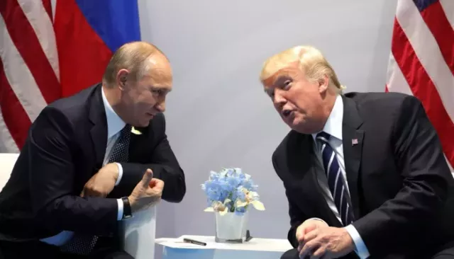 Путин и Трамп начнут телефонные переговоры примерно в 16 часов по Москве - Толк, 18.03.2025
