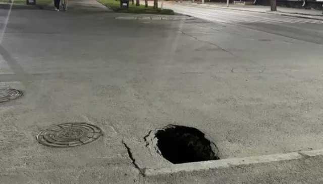 На центральном проспекте Барнаула образовался провал - Толк, 10.05.2025