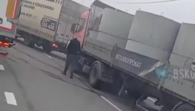 Массовая авария на трассе в Алтайском крае собрала несколько автомобилей. Видео - Толк, 20.05.2025