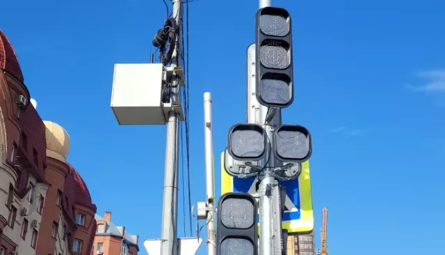 В Барнауле установят еще 13 "умных" светофоров: где они появятся - Толк, 20.05.2025