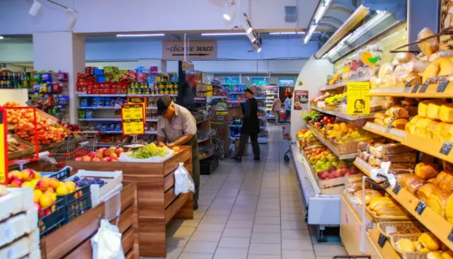 Молочка, мясо и овощи: в Алтайском крае резко подешевел ряд продуктов - Толк, 25.05.2025