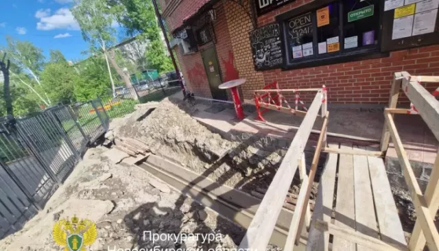 В Новосибирске подросток упал в вырытую траншею и разбился насмерть - Толк, 25.05.2025