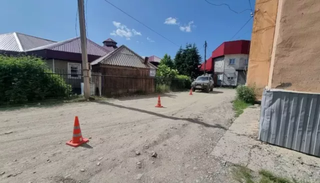 Два пожилых пешехода попали под колеса автомобилей в Республике Алтай - Толк, 13.06.2025
