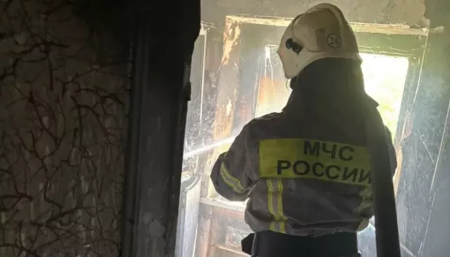 Пожар в квартире четырехэтажного дома случился в Новоалтайске - Толк, 22.06.2025