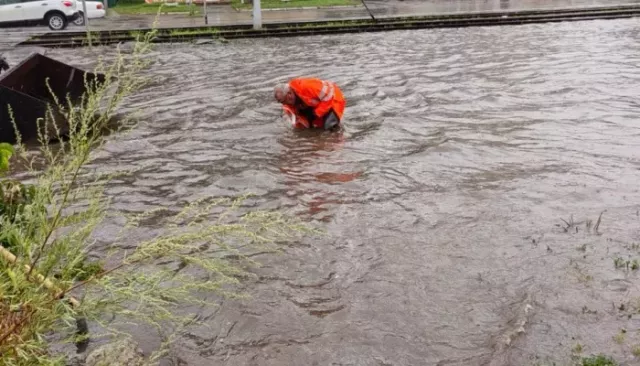 В Барнауле изменили движение общественного транспорта из-за затопления улиц - Толк, 06.07.2025