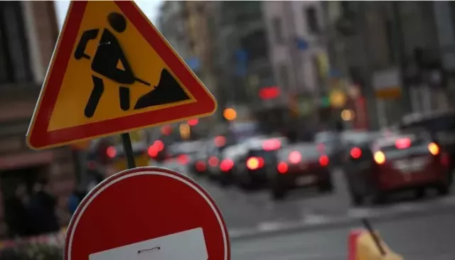 В Барнауле ограничат движение по улице Парковой из-за ремонта дороги В Барнауле ограничат движение по улице Парковой из-за ремонта дороги - Толк, 10.07.2025