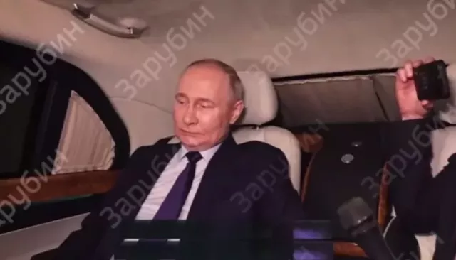 Владимир Путин показал, как выглядит изнутри его Aurus - Толк, 13.07.2025
