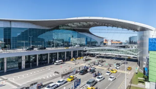 Авиарейс Москва — Барнаул отменили на фоне ограничений в Шереметьево - Толк, 20.07.2025