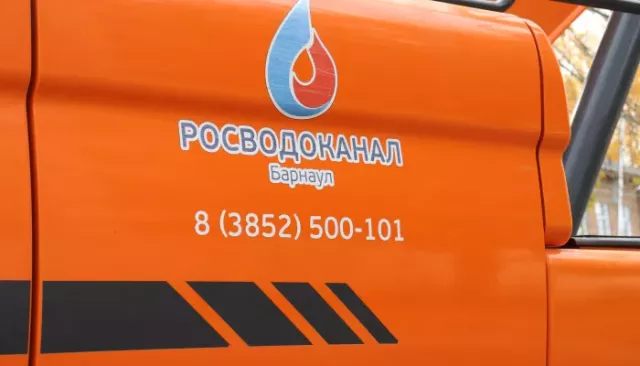 На пять часов в Барнауле отключат воду в десятках домов - Толк, 01.08.2025