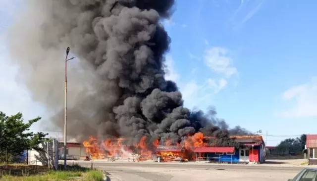 Удар по торговым павильонам, взрывы над Таганрогом: сводка событий СВО на 1 августа - Толк, 01.08.2025